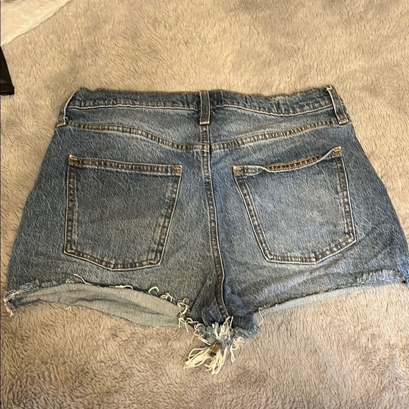 Denim Blue Women's Shorts Universal Thread Size 8 - Picture 2 of 3